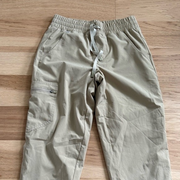 Figs Zamora High Waisted FIONLITE Lined Tan Jogger Scrub Pants size XS - Picture 8 of 16